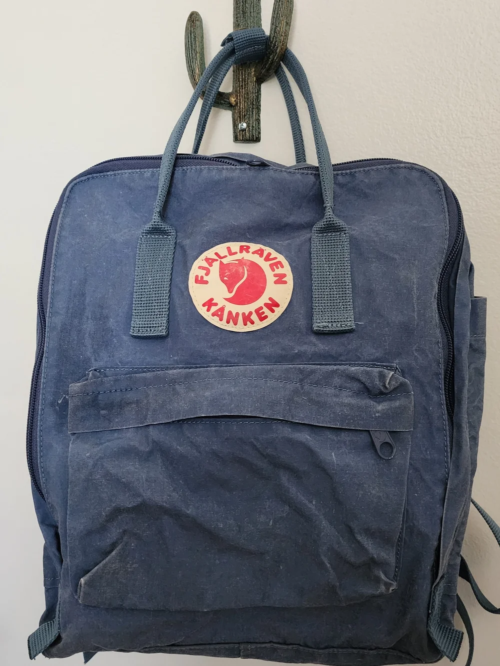 Fjällräven Kånken Blue Backpack Zip Closure Logo Patch Adjustable Strap Pockets